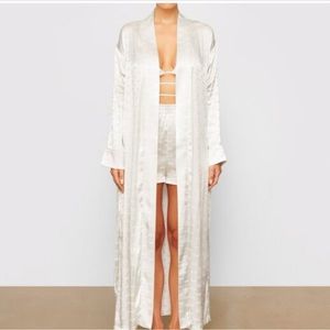 Skims Jacquard Long Robe - White